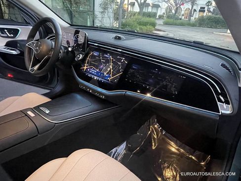 Used 2025 Mercedes-Benz E 350 4MATIC Sedan image 31