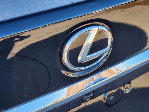 Used 2024 Lexus ES 350 w/ Luxury Package image 12