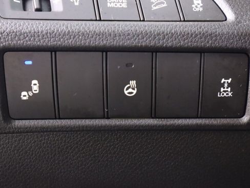 Used 2017 Hyundai Santa Fe Sport AWD/4WD image 9