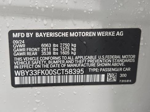 Certified 2025 BMW i5 eDrive40i w/ Premium Package RWD image 26