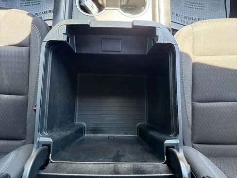 Used 2023 Chevrolet Suburban LS AWD/4WD image 31