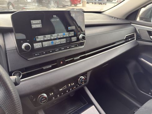 Used 2022 Mitsubishi Outlander SE image 21