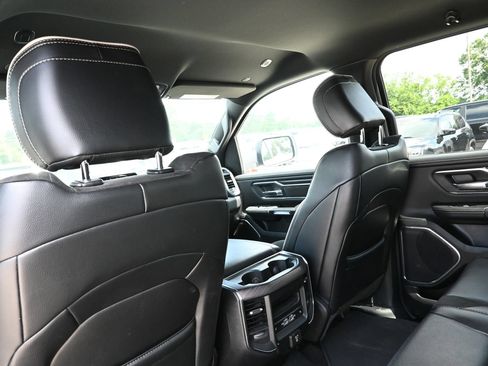 Used 2025 RAM 1500 Laramie AWD/4WD image 31