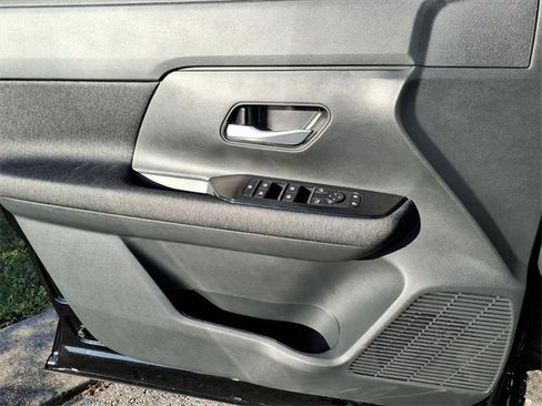 New 2026 Nissan Kicks SV image 6