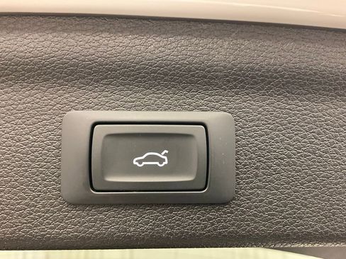 Used 2025 Audi Q3 2.0T Premium image 27