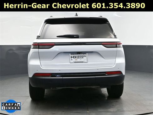 Used 2025 Jeep Grand Cherokee Altitude image 16