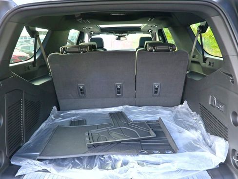 Used 2026 Chevrolet Suburban Premier w/ Sun And Tow Package image 31