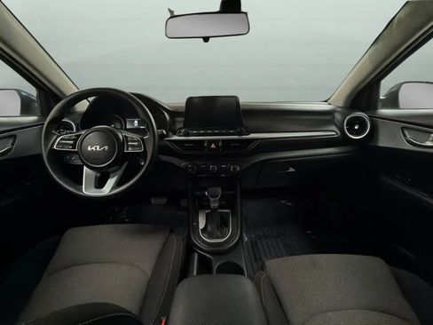 Used 2024 Kia Forte LXS w/ LXS Technology Package FWD image 9