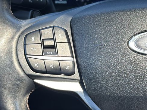 Used 2020 Ford Explorer Platinum w/ Premium Technology Package image 24