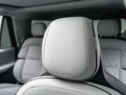 New 2026 Lincoln Navigator L Black Label AWD/4WD image 14