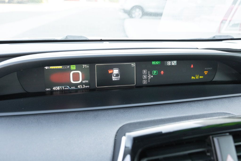 Used 2018 Toyota Prius Three Touring FWD image 18
