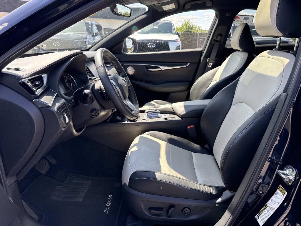 Certified 2025 INFINITI QX55 Essential AWD/4WD image 16