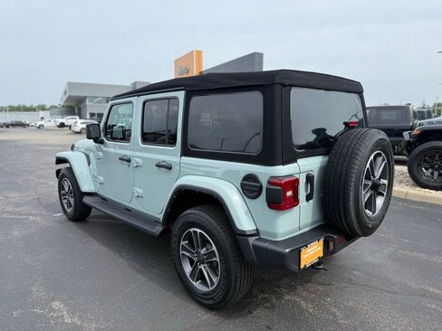 Used 2023 Jeep Wrangler Unlimited Sahara w/ LED Lighting Group AWD/4WD image 5