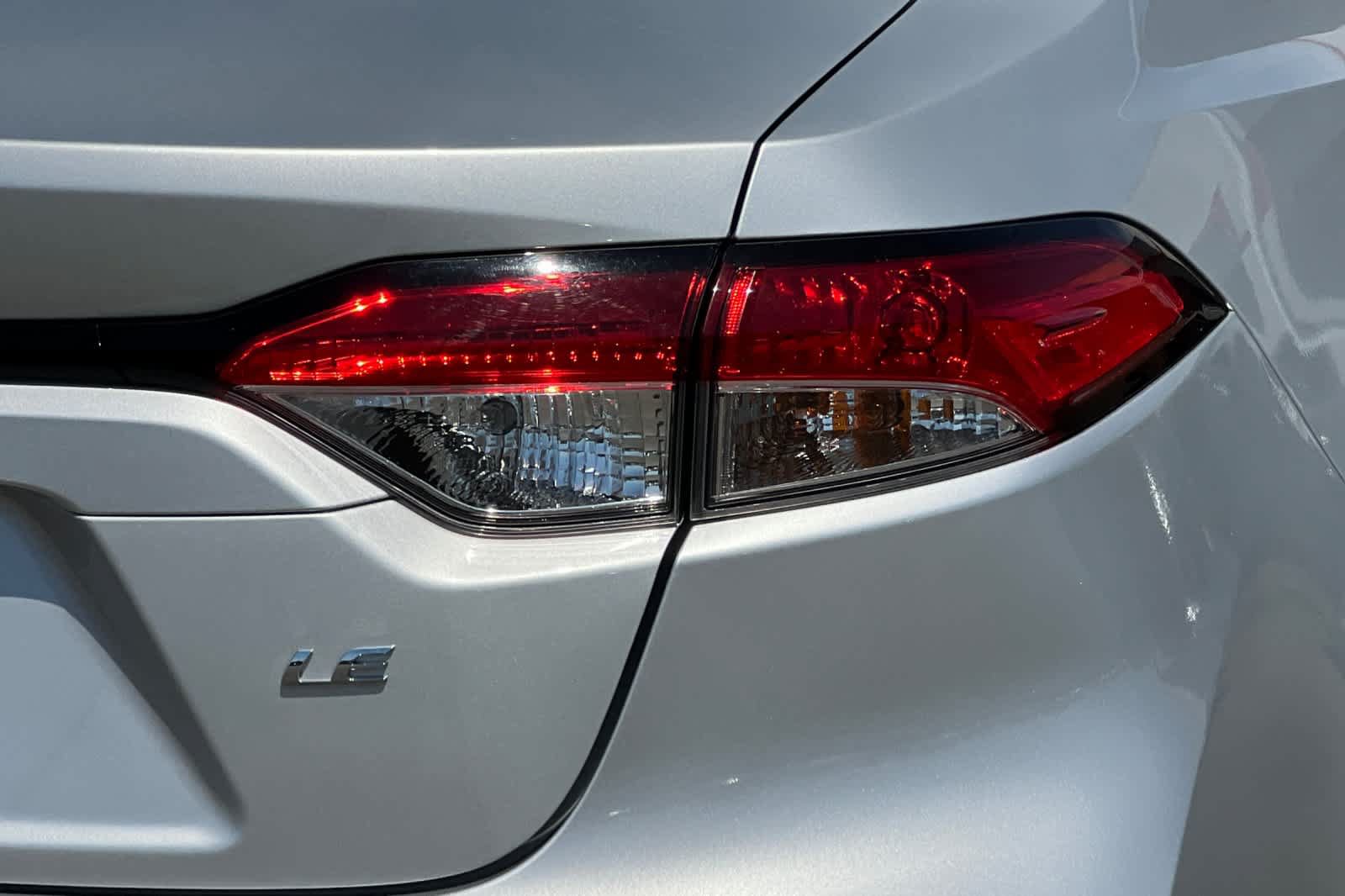 Certified 2025 Toyota Corolla LE FWD image 29