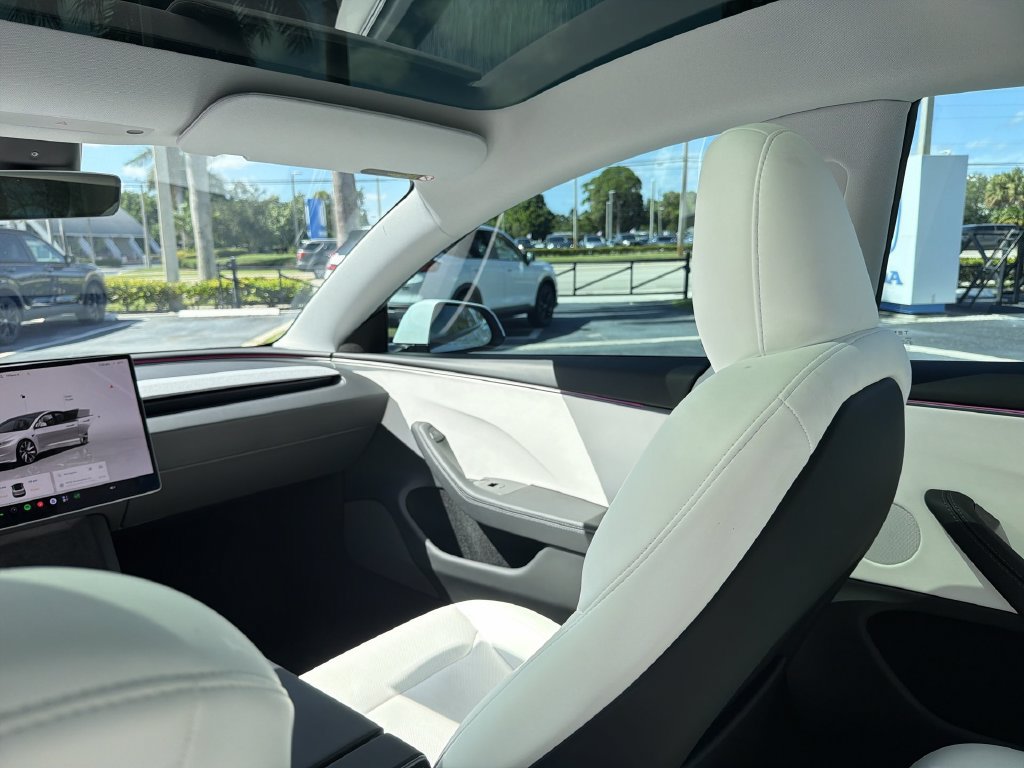 Used 2026 Tesla Model 3 RWD image 11