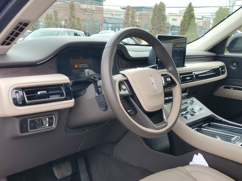 Used 2024 Lincoln Aviator Reserve w/ Equipment Group 201A image 13