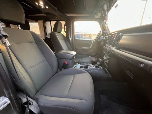 Used 2021 Jeep Wrangler Unlimited Sport image 4