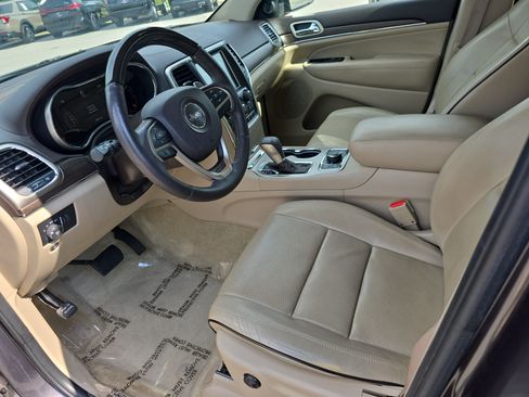 Used 2017 Jeep Grand Cherokee Overland AWD/4WD image 15