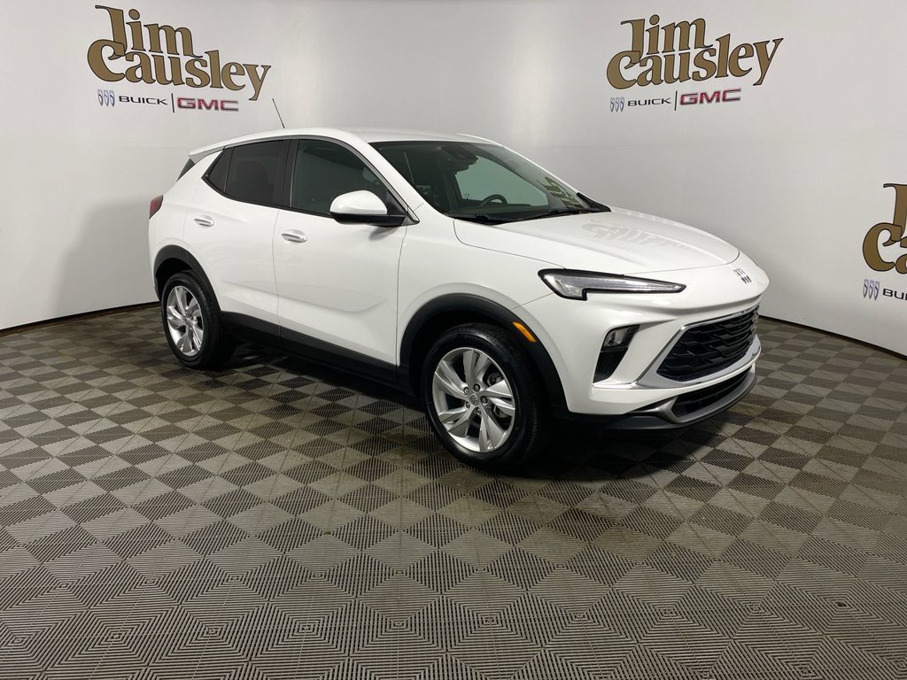 Used 2024 Buick Encore GX Preferred FWD image 1