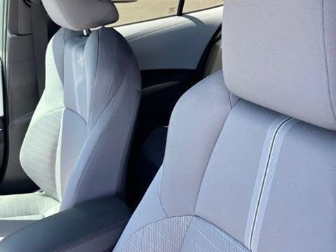 Used 2025 Toyota Corolla SE FWD image 5