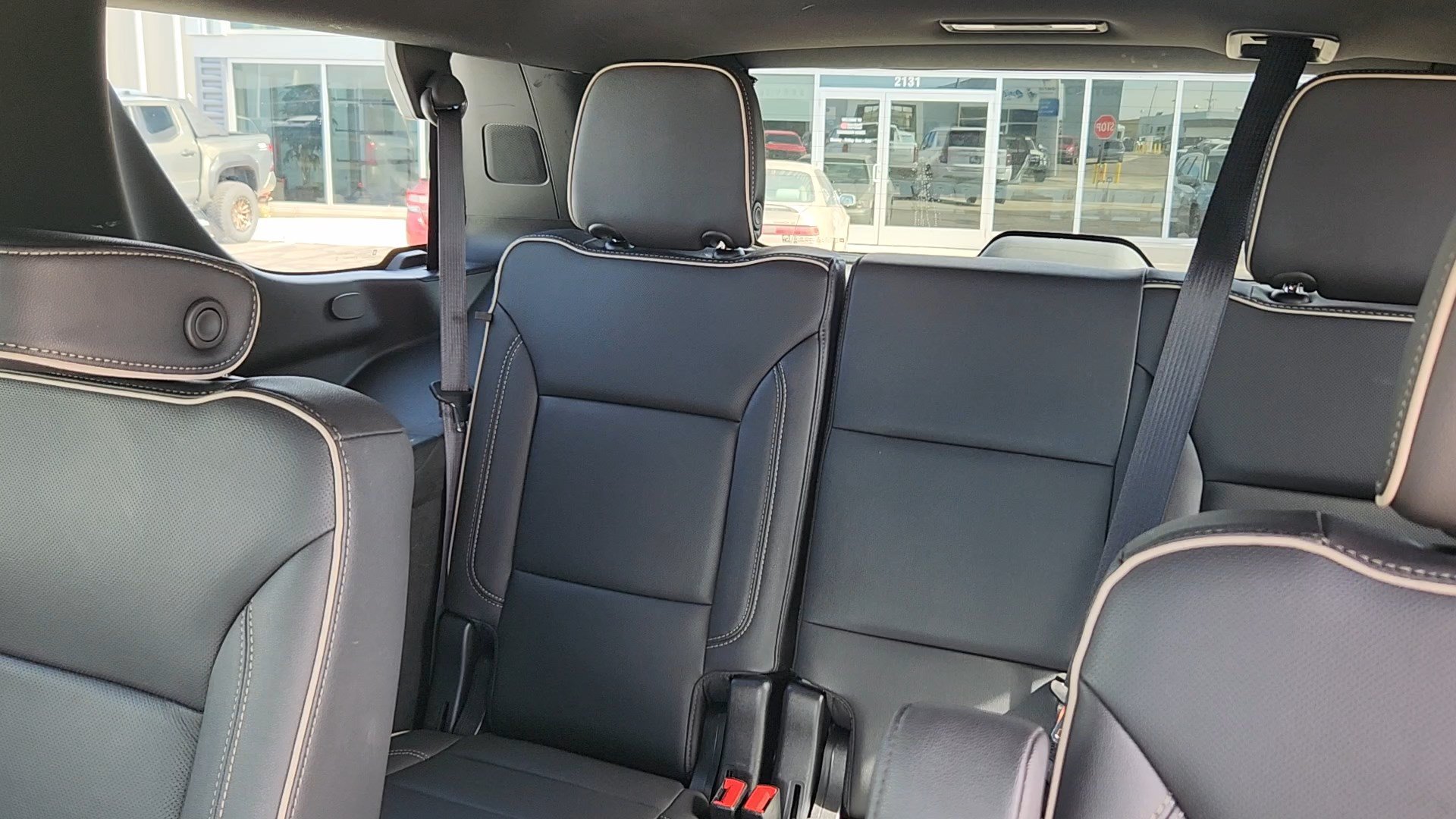 Used 2023 Chevrolet Tahoe Premier AWD/4WD image 17