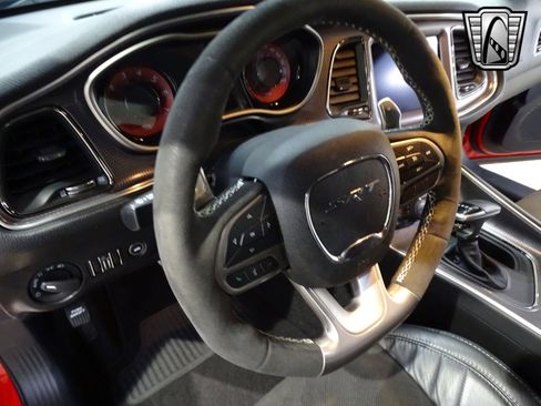 Used 2019 Dodge Challenger SRT Hellcat Redeye image 21