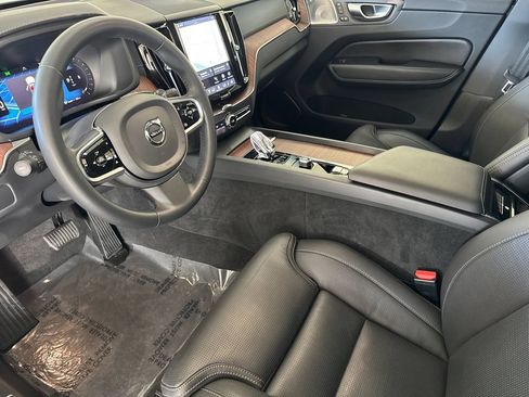 Certified 2023 Volvo XC60 B5 Ultimate AWD/4WD image 9