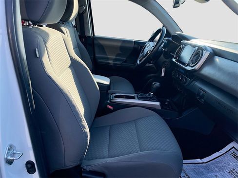 Used 2022 Toyota Tacoma SR5 w/ Technology Package image 26