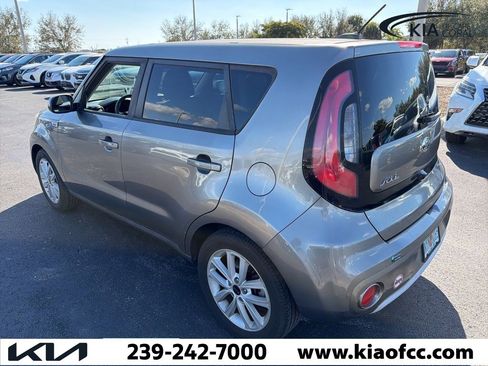 Used 2019 Kia Soul + image 6