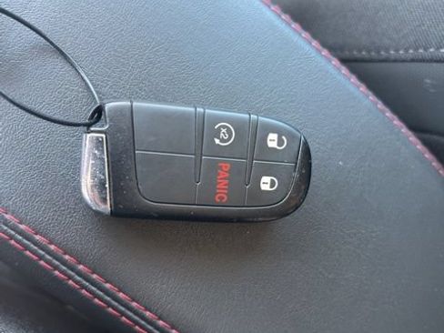 Used 2023 Jeep Renegade Trailhawk AWD/4WD image 32