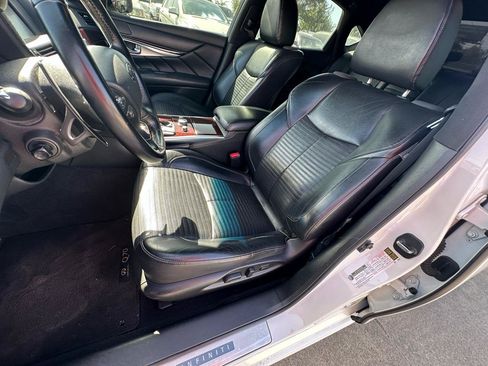 Used 2015 INFINITI Q70 5.6 w/ Sport Package RWD image 25