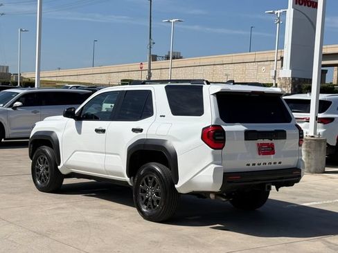 Used 2026 Toyota 4Runner SR5 AWD/4WD image 7