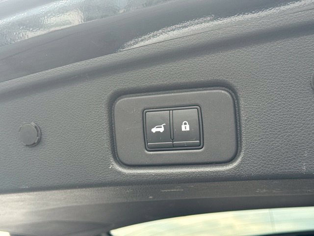 Used 2022 Nissan Pathfinder SL AWD/4WD image 23