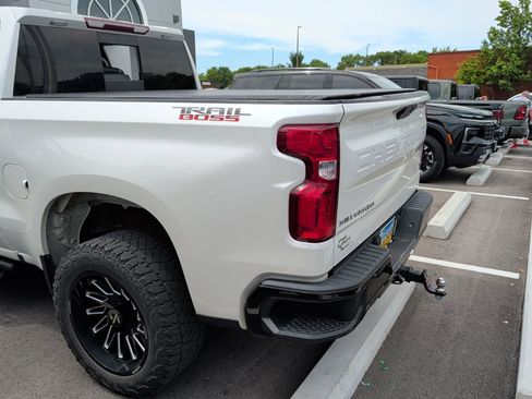 Used 2019 Chevrolet Silverado 1500 LT Trail Boss AWD/4WD image 4