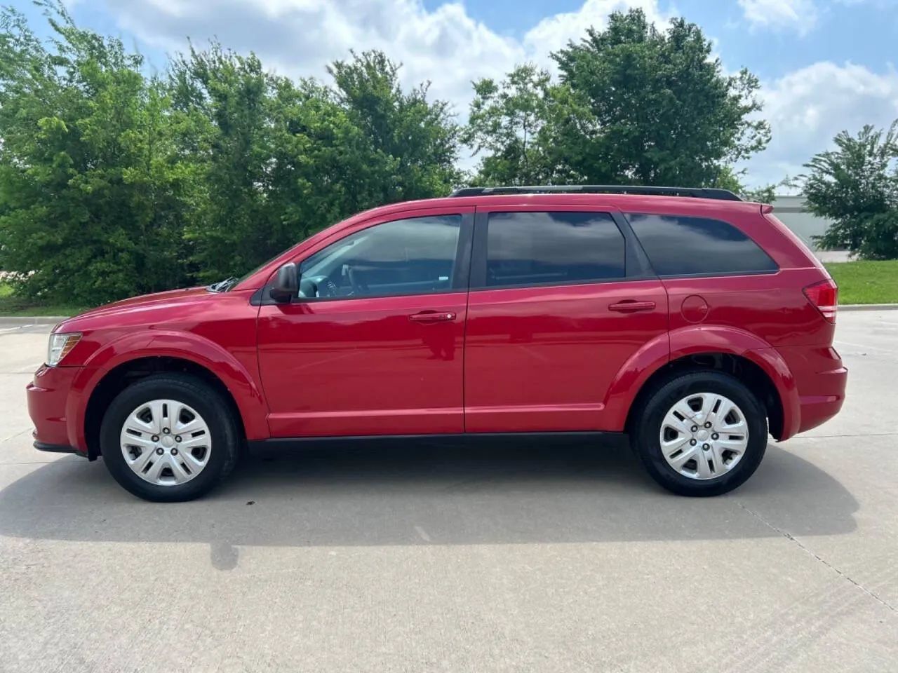 Used 2019 Dodge Journey SE FWD image 9