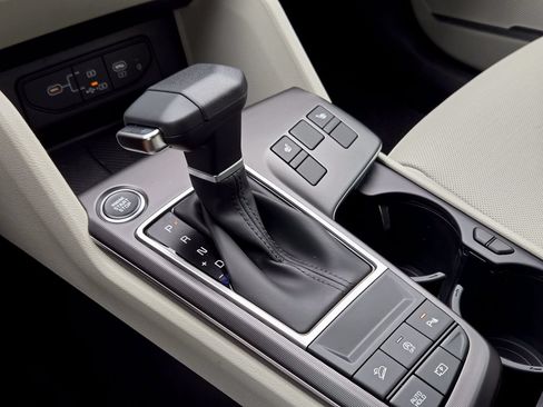 New 2026 Kia Sportage EX FWD image 17