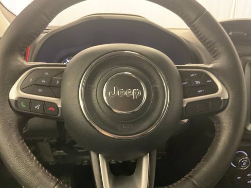Used 2023 Jeep Renegade Trailhawk w/ Trailhawk Elite Group AWD/4WD image 16