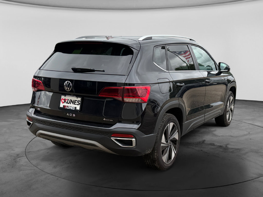 Used 2024 Volkswagen Taos SE AWD/4WD image 9