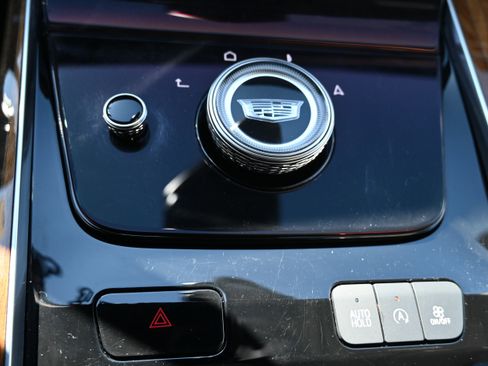 Used 2025 Cadillac Escalade Sport Platinum w/ LPO, ONYX Package image 30