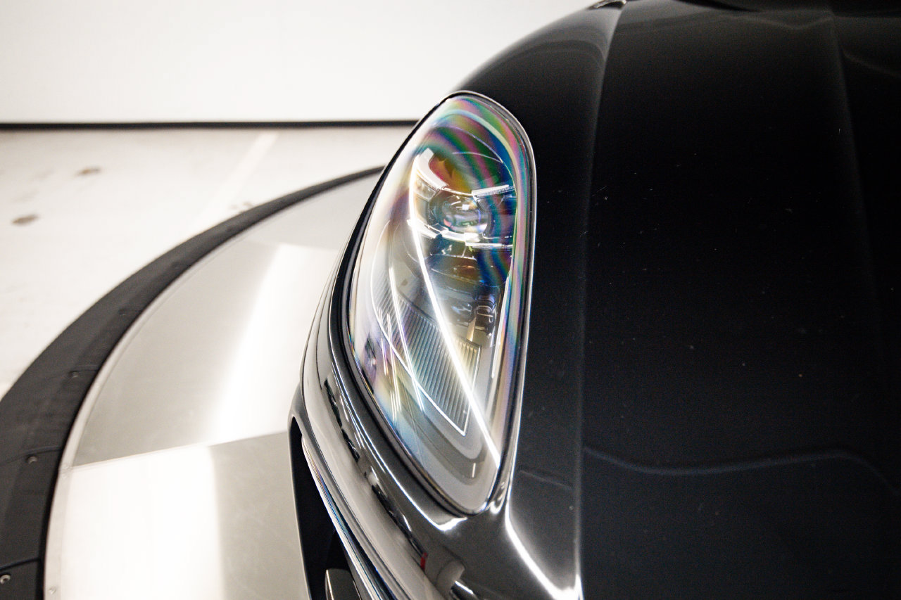 Certified 2024 Porsche Macan AWD/4WD image 11