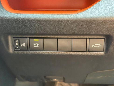Used 2019 Toyota RAV4 Adventure AWD/4WD image 16