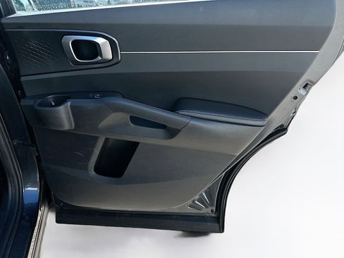 Used 2024 Kia Sorento S image 28