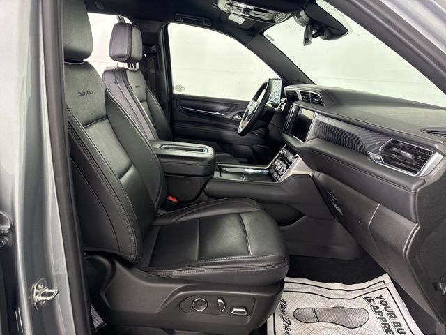 Used 2024 GMC Yukon Denali AWD/4WD image 15