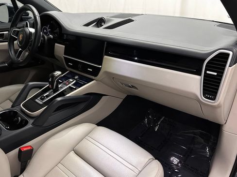Used 2019 Porsche Cayenne E-Hybrid AWD/4WD image 18