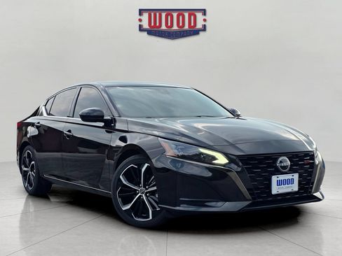 Used 2023 Nissan Altima 2.5 SR w/ SR Premium Package FWD image 1