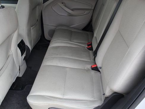 Used 2019 Ford Escape SE image 17