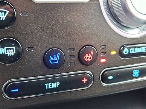 Used 2018 Ford Explorer Limited image 19