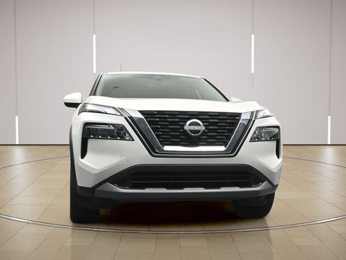 Certified 2023 Nissan Rogue SV FWD image 22