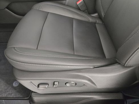 New 2026 Chevrolet Suburban LT w/ Comfort Package RWD image 25