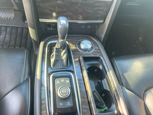 Used 2024 Nissan Armada Platinum w/ Captain's Chairs Package image 22